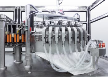 Z-Italia, l’etichettaggio innovativo (72mila bottiglie l’ora) che consente il riuso fino a 30 volte delle bottiglie