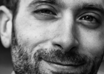 Nonostante tutte: un libro scritto da tante donne, ma la voce narrante e la storia sono una sola.