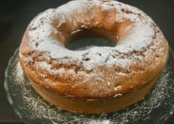Il ciambellone, l’unica merenda possibile. Di Giulia Ciarapica, giornalista e scrittrice.
